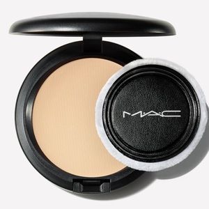 MAC blot powder light